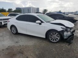 
										2021 Toyota Camry le full									