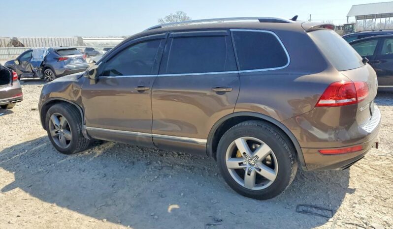 
								2013 Volkswagen Touareg full									