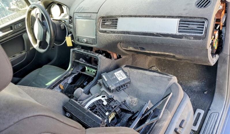 
								2011 Volkswagen Touareg full									