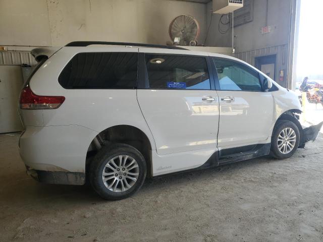 2013 Toyota Sienna xle