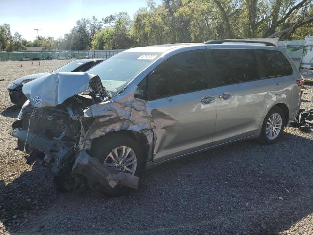 2015 Toyota Sienna xle
