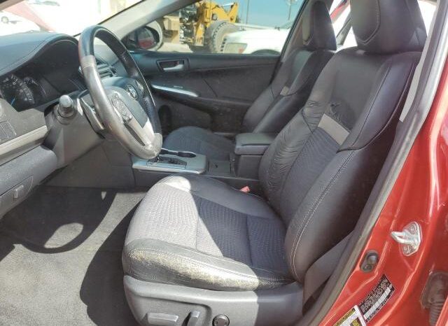 
								2012 Toyota Camry base full									
