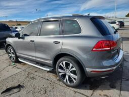 
										2017 Volkswagen Touareg full									