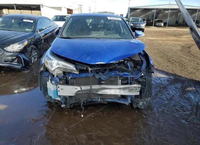 
								2019 Toyota C-hr full									