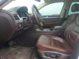 
										2014 Volkswagen Touareg full									