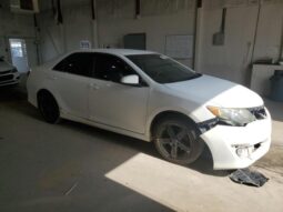 
										2012 Toyota Camry base full									