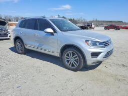 
										2016 Volkswagen Touareg full									