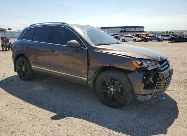 
								2014 Volkswagen Touareg full									