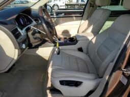 
										2012 Volkswagen Touareg full									