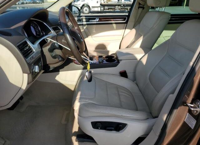 
								2012 Volkswagen Touareg full									