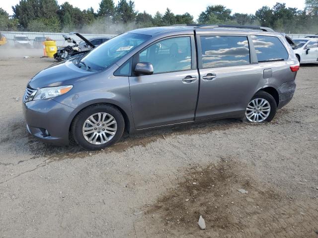 2015 Toyota Sienna xle