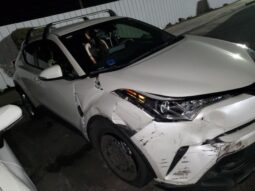 
										2019 Toyota C-hr full									