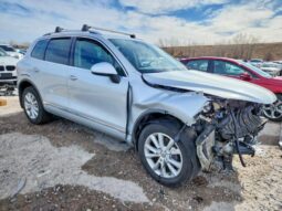 
										2013 Volkswagen Touareg full									
