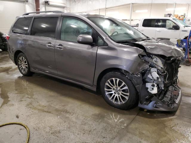 2018 Toyota Sienna xle