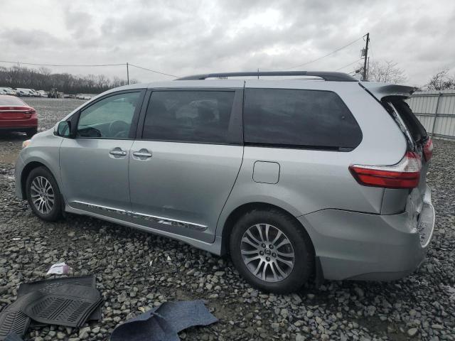 2019 Toyota Sienna xle