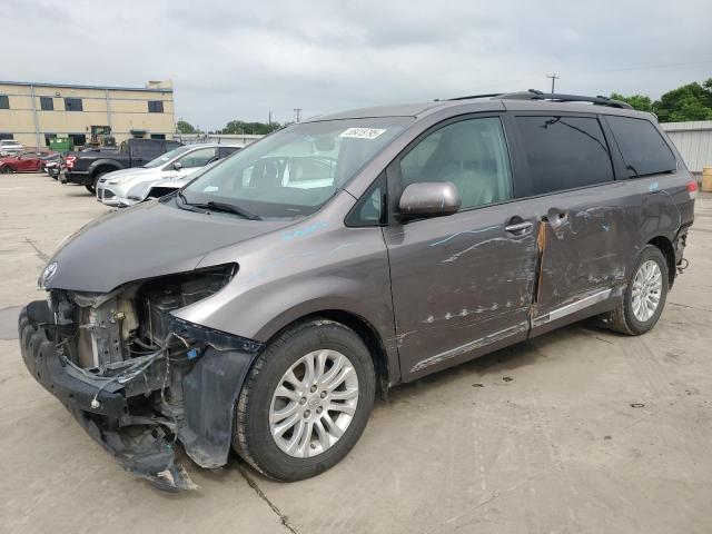 2012 Toyota Sienna xle