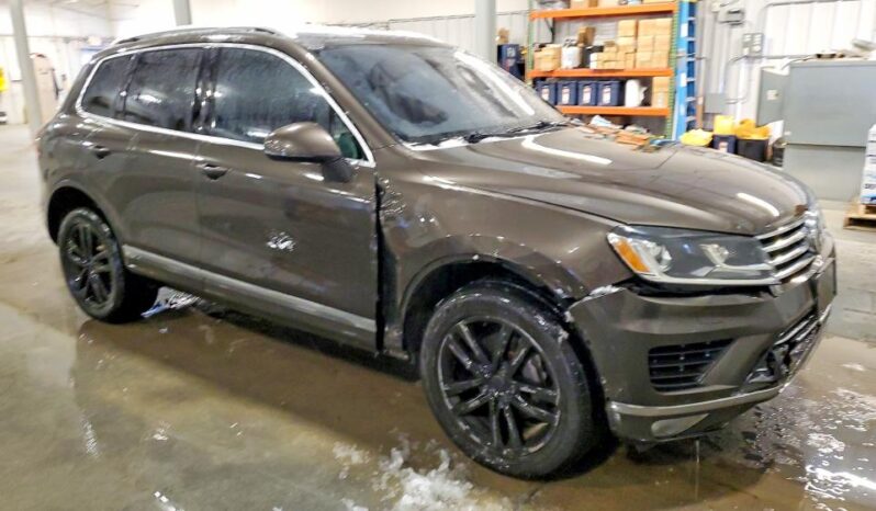 
								2015 Volkswagen Touareg full									