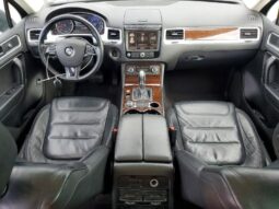 
										2015 Volkswagen Touareg full									