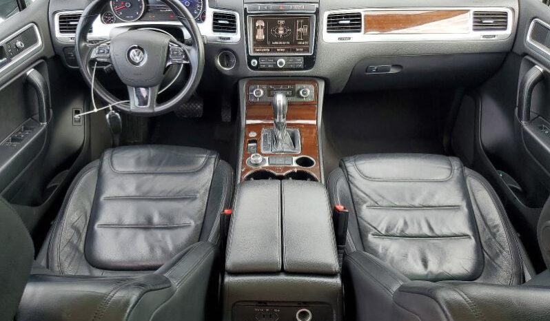 
								2015 Volkswagen Touareg full									