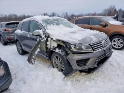 
										2015 Volkswagen Touareg full									