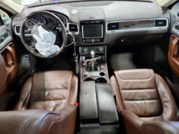 
										2014 Volkswagen Touareg full									