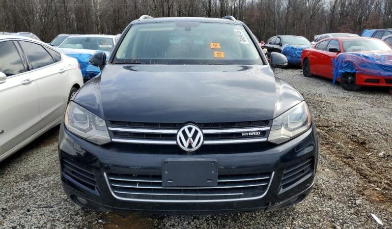 
								2011 Volkswagen Touareg full									