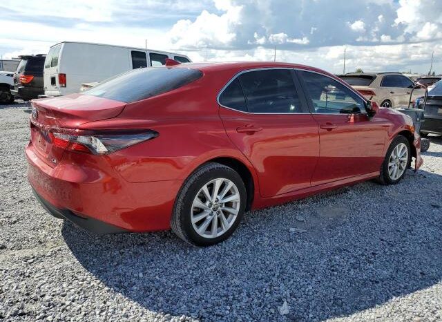 
								2024 Toyota Camry le full									