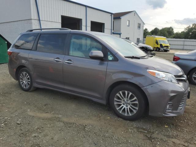2019 Toyota Sienna xle