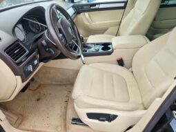 
										2013 Volkswagen Touareg full									