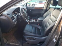
										2013 Volkswagen Touareg full									
