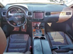 
										2013 Volkswagen Touareg full									