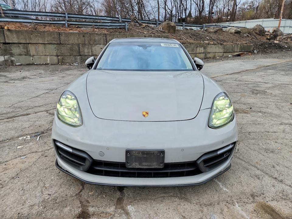2022 Porsche Panamera