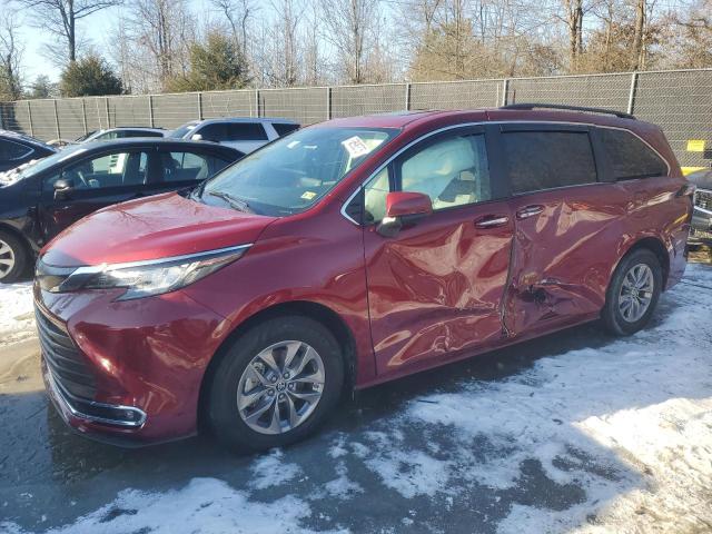 2023 Toyota Sienna xle