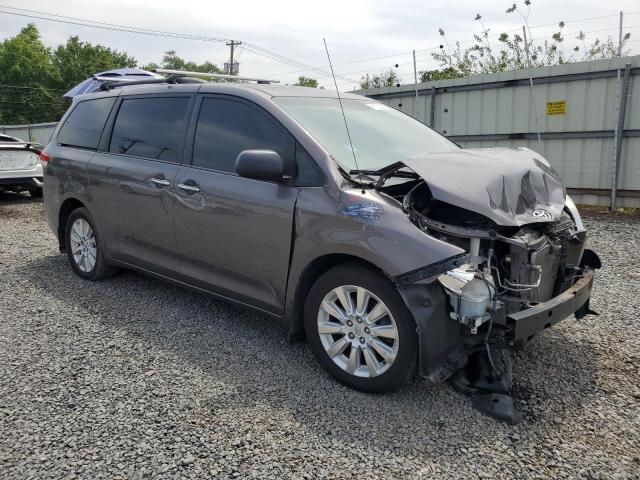 2012 Toyota Sienna xle