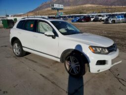 
										2014 Volkswagen Touareg full									