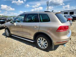 
										2016 Volkswagen Touareg full									