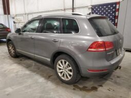 
										2012 Volkswagen Touareg full									