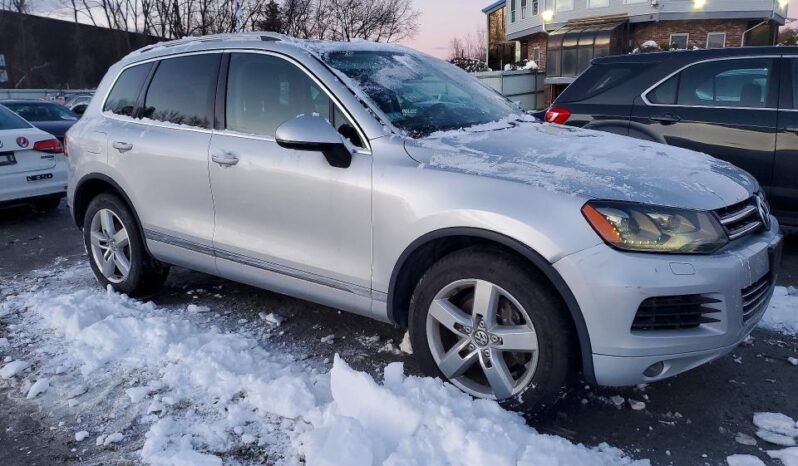 
								2012 Volkswagen Touareg full									