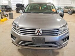 
										2016 Volkswagen Touareg full									