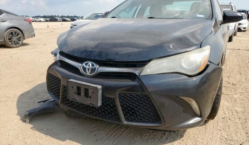 
								2017 Toyota Camry le full									