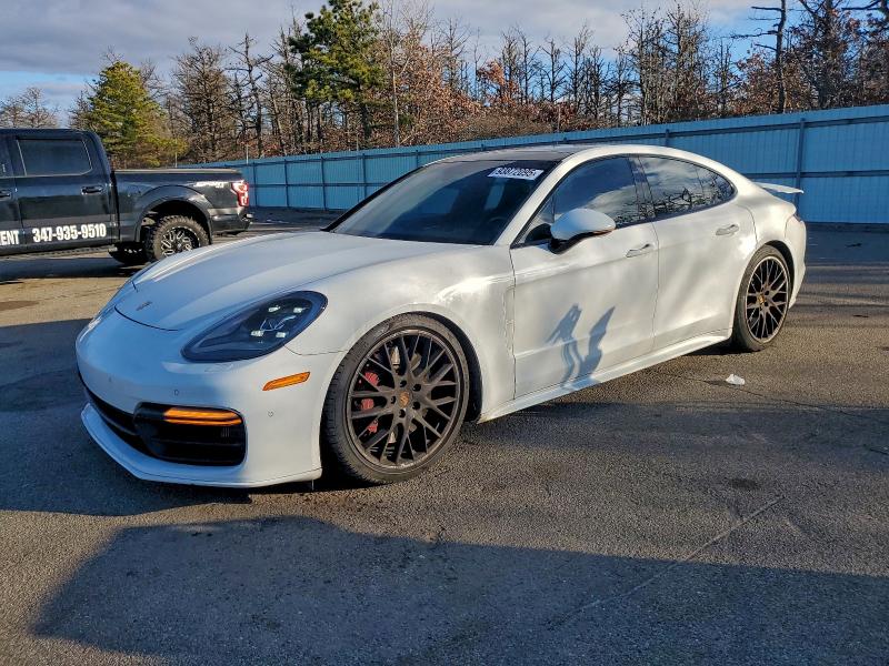 2017 Porsche Panamera