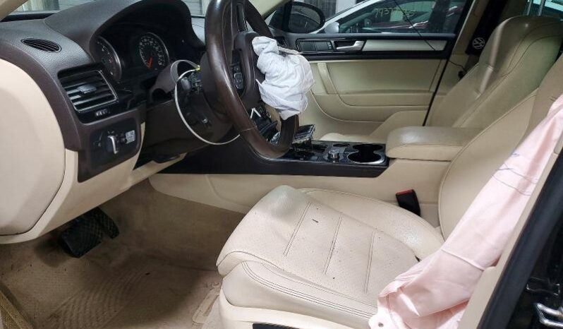 
								2013 Volkswagen Touareg full									