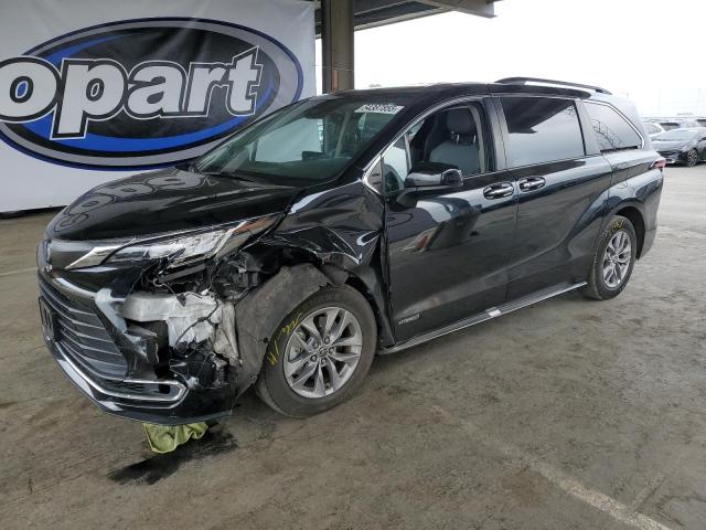 2021 Toyota Sienna xle