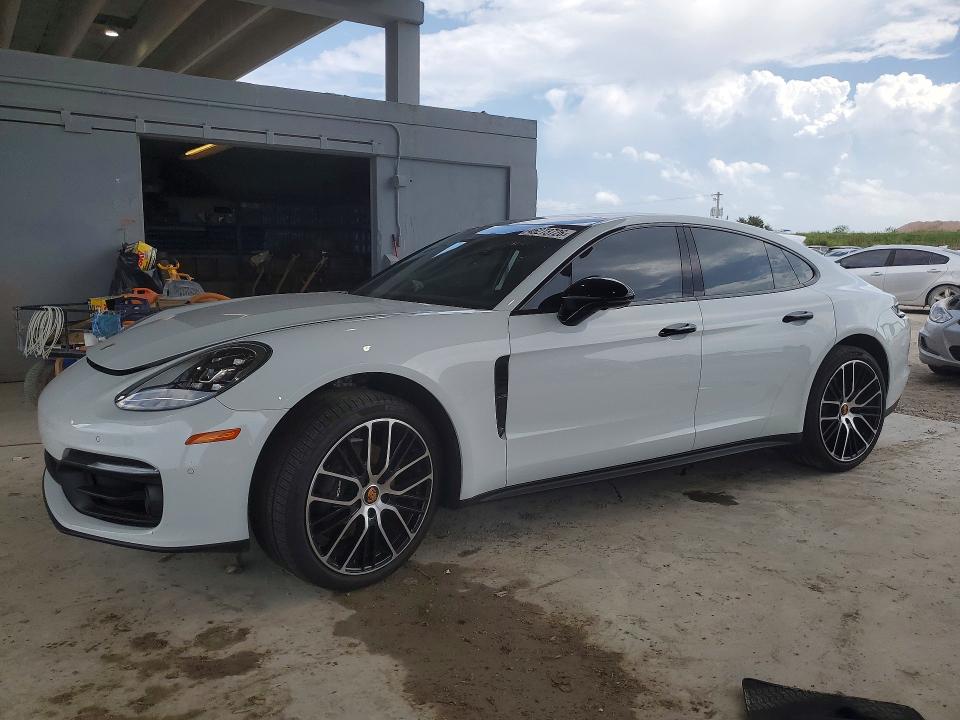 2023 Porsche Panamera