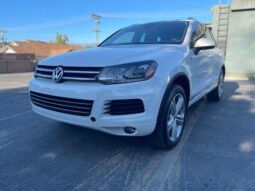 
										2014 Volkswagen Touareg full									