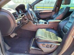 
										2017 Volkswagen Touareg full									