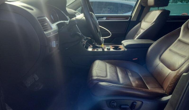 
								2012 Volkswagen Touareg full									