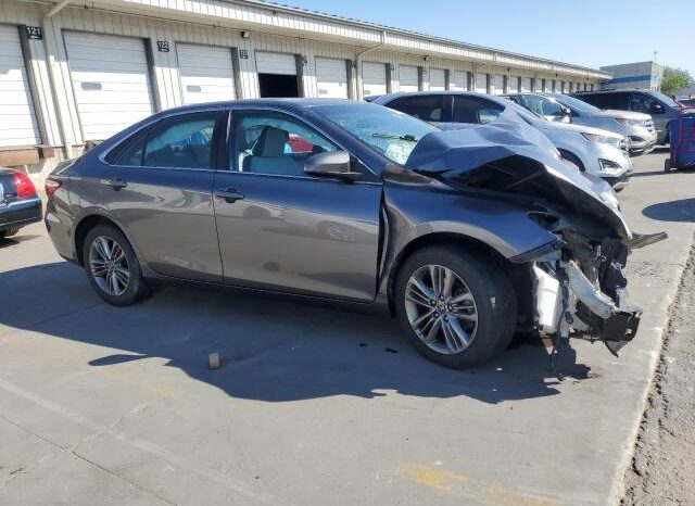 
								2016 Toyota Camry le full									