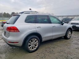 
										2014 Volkswagen Touareg full									