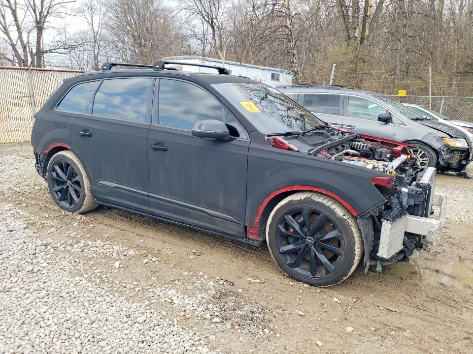 2022 Audi Sq7